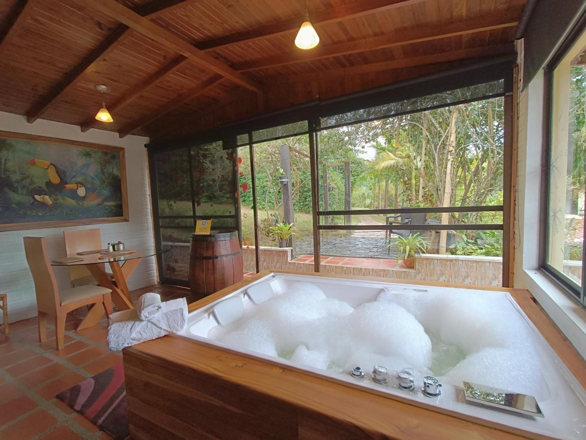 Monteverde Chalet De Montana Guarne Exterior photo